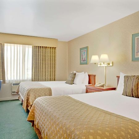 รามาดา บาย วินด์แฮม เดรเพอร์ Hotel เดรเปอร์ ภายนอก รูปภาพ